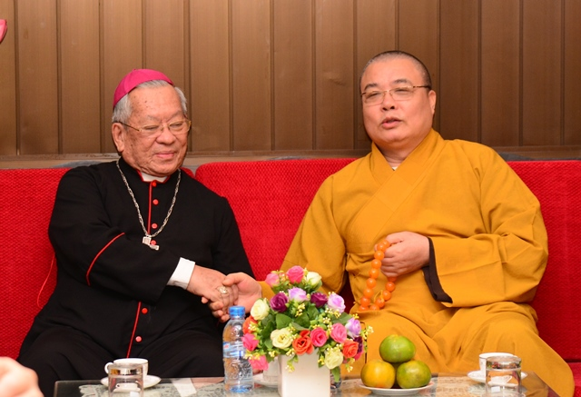 The Archbishop of Hanoi diocese congratulates the Vietnam Buddhist Sangha on Buddha’s birthday